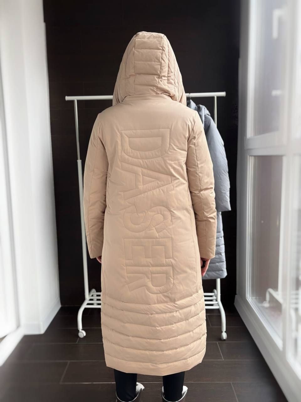 пальто beautiful free 4099 серо-бежевое,серый длинный пуховик,женский пуховик,пуховик пальто,пуховик