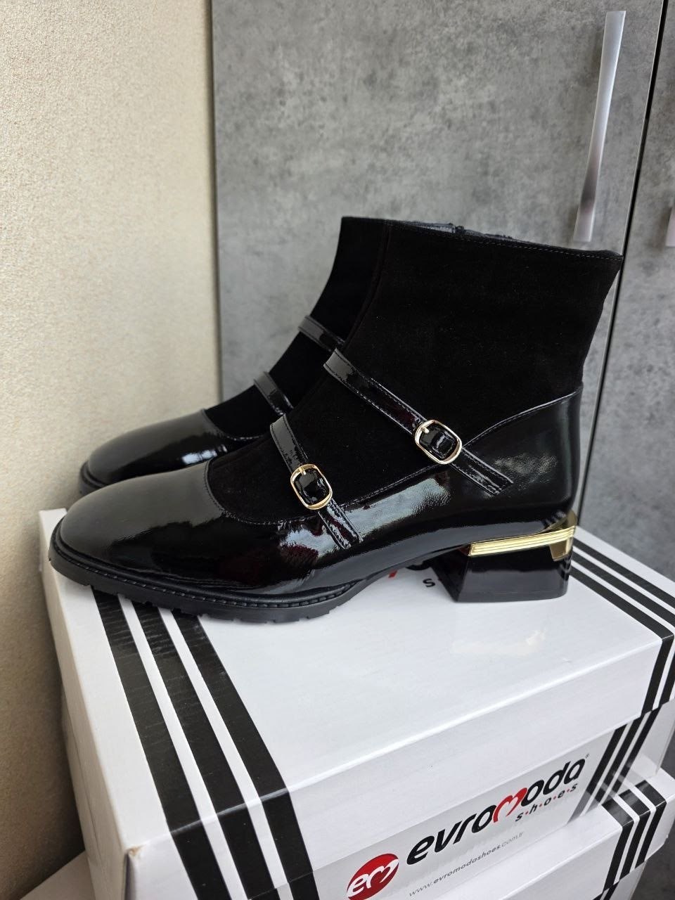 ,лакированные ботинки,ботинки женские,женская ,модные полусапожки