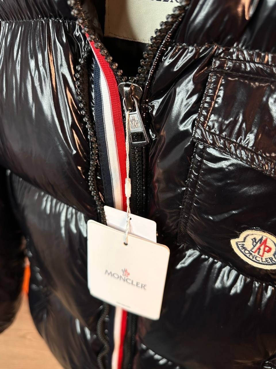 пуховик moncler мужской,пуховик moncler зимний,куртка мужская зимняя moncler,монклер бренд,куртка монклер валентино