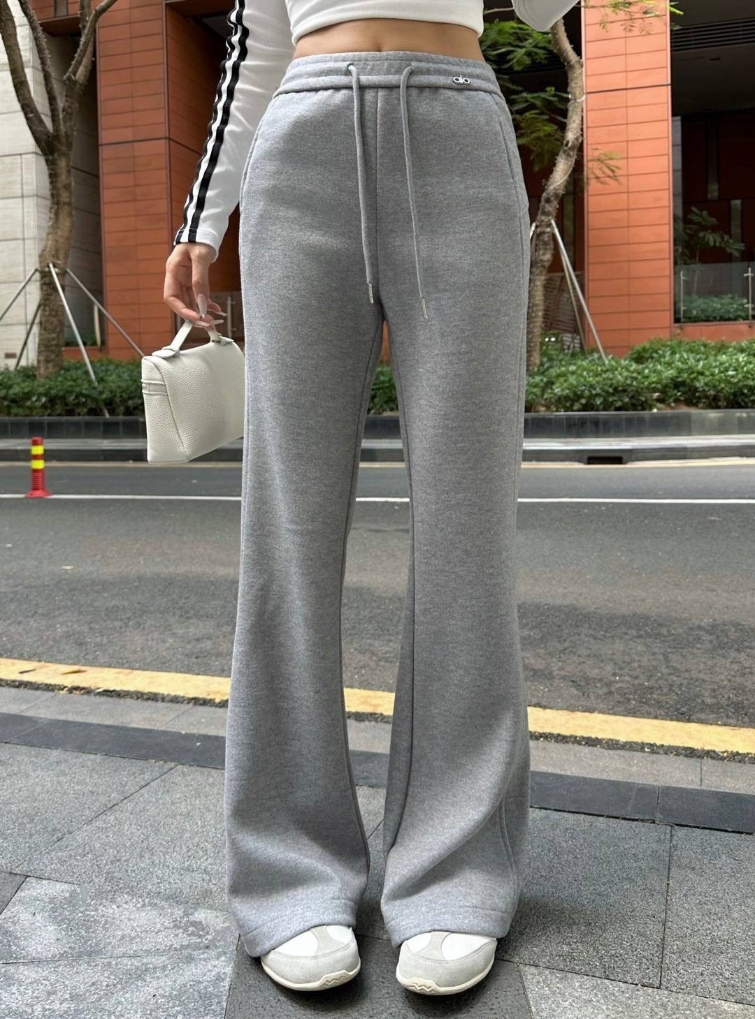 спортивные брюки в корейском стиле,брюки спортивные,широкие спортивные штаны,широкие спортивные брюки,повседневные спортивные брюки