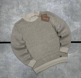 Свитер