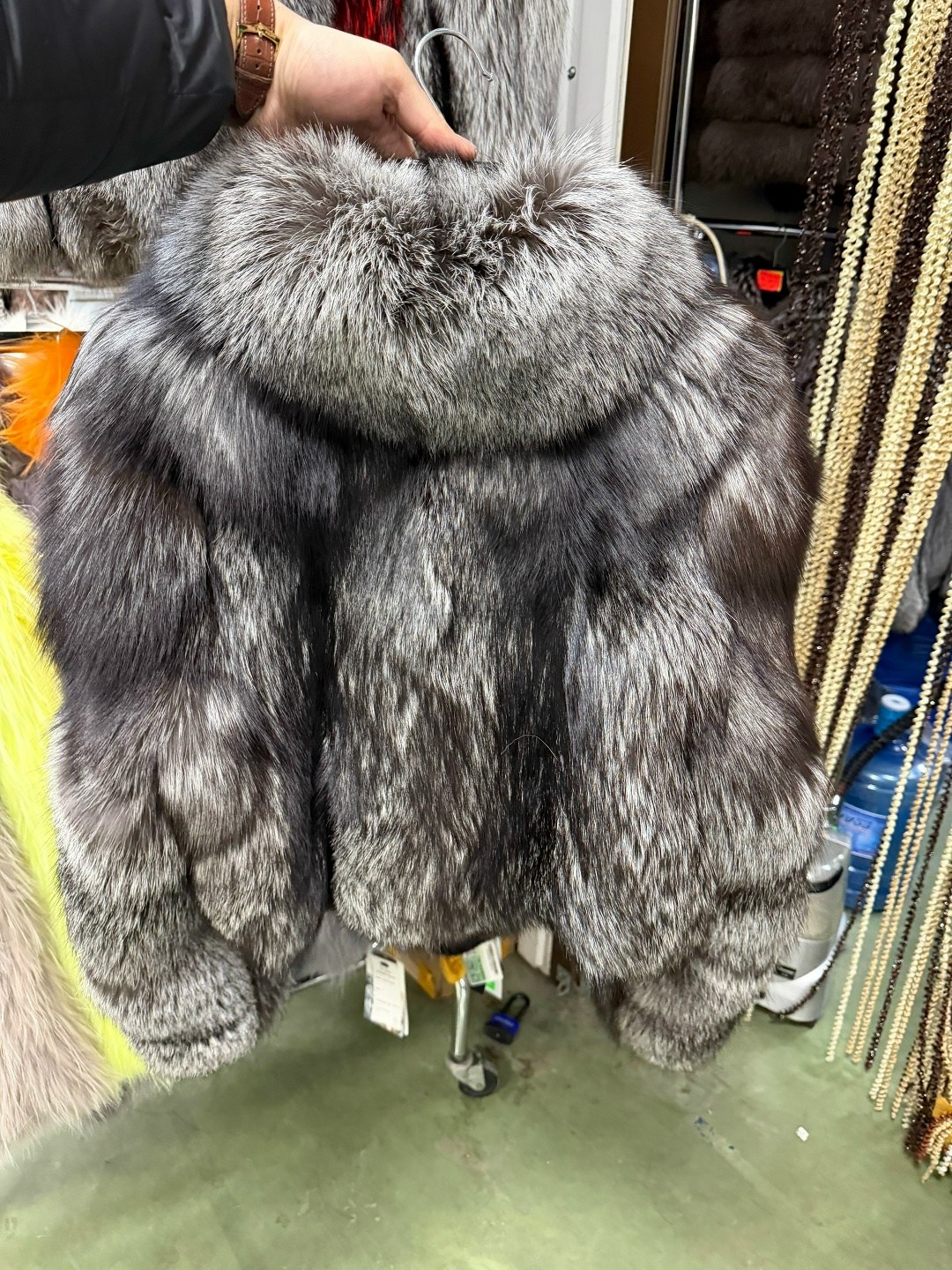 женская шуба из натурального меха чернобурки,зимняя мода женская искусственная шуба из чернобурки,шуба короткая мужская из натурального меха чернобурки,женская шуба из натурального лисьего меха,женско