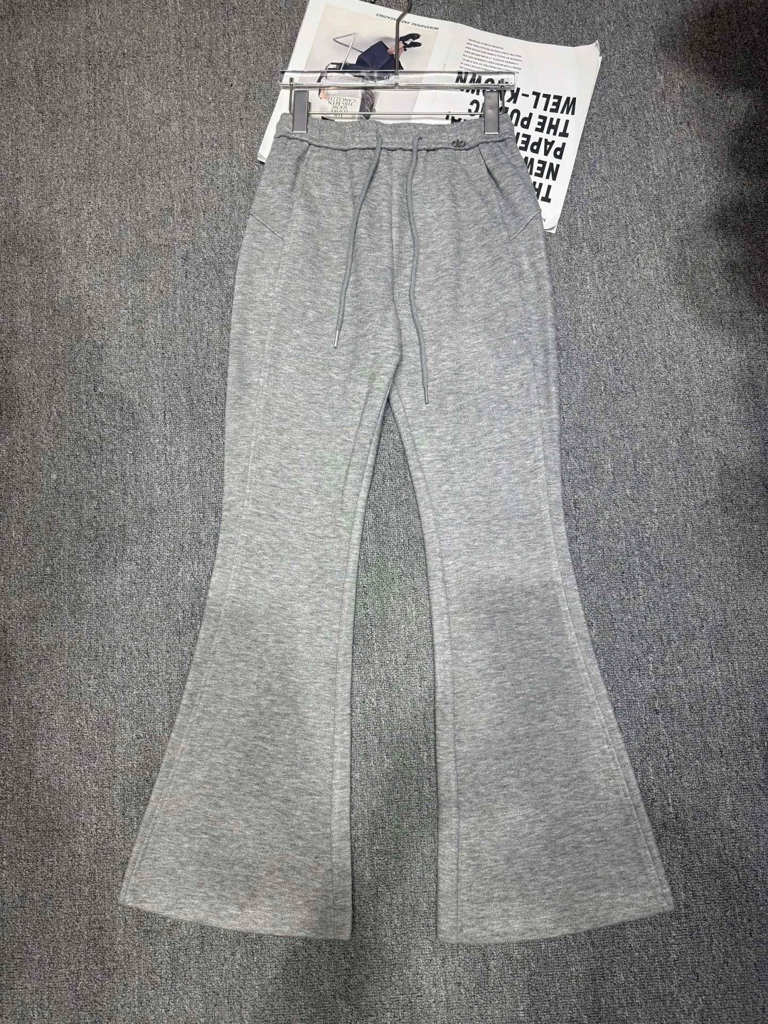 спортивные брюки в корейском стиле,брюки спортивные,широкие спортивные штаны,широкие спортивные брюки,повседневные спортивные брюки