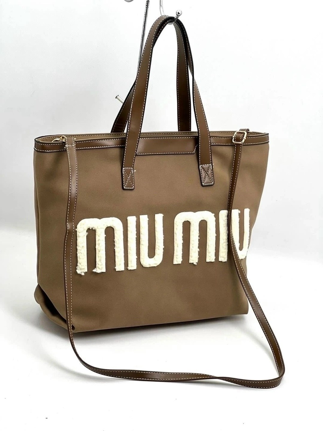 сумка,сумка miu miu,женские сумки,сумка тоут большая miu miu,сумки тоут