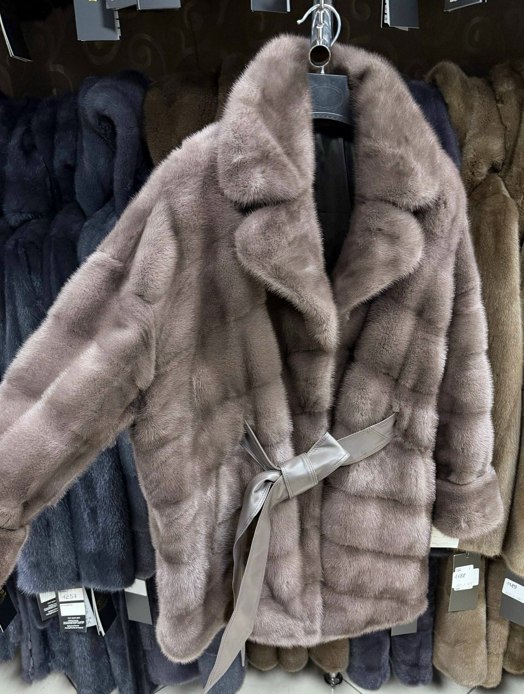 женская шуба из натурального норкового меха,шуба норковая,шуба норковая с английским воротником,шуба,шуба из норки