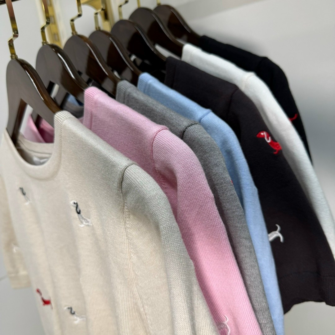 женская кофта,кофта модная,свитер с вышивкой,свитер с вышивкой таксы,свитшот женская