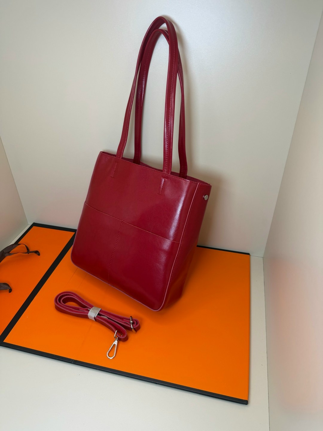 женская сумка шоппер из натуральной кожи,сумка женская из натуральной кожи красная,сумка женская большая на плечо из натуральной кожи шоппер,женская кожаная сумка шоппер,женская кожаная сумка