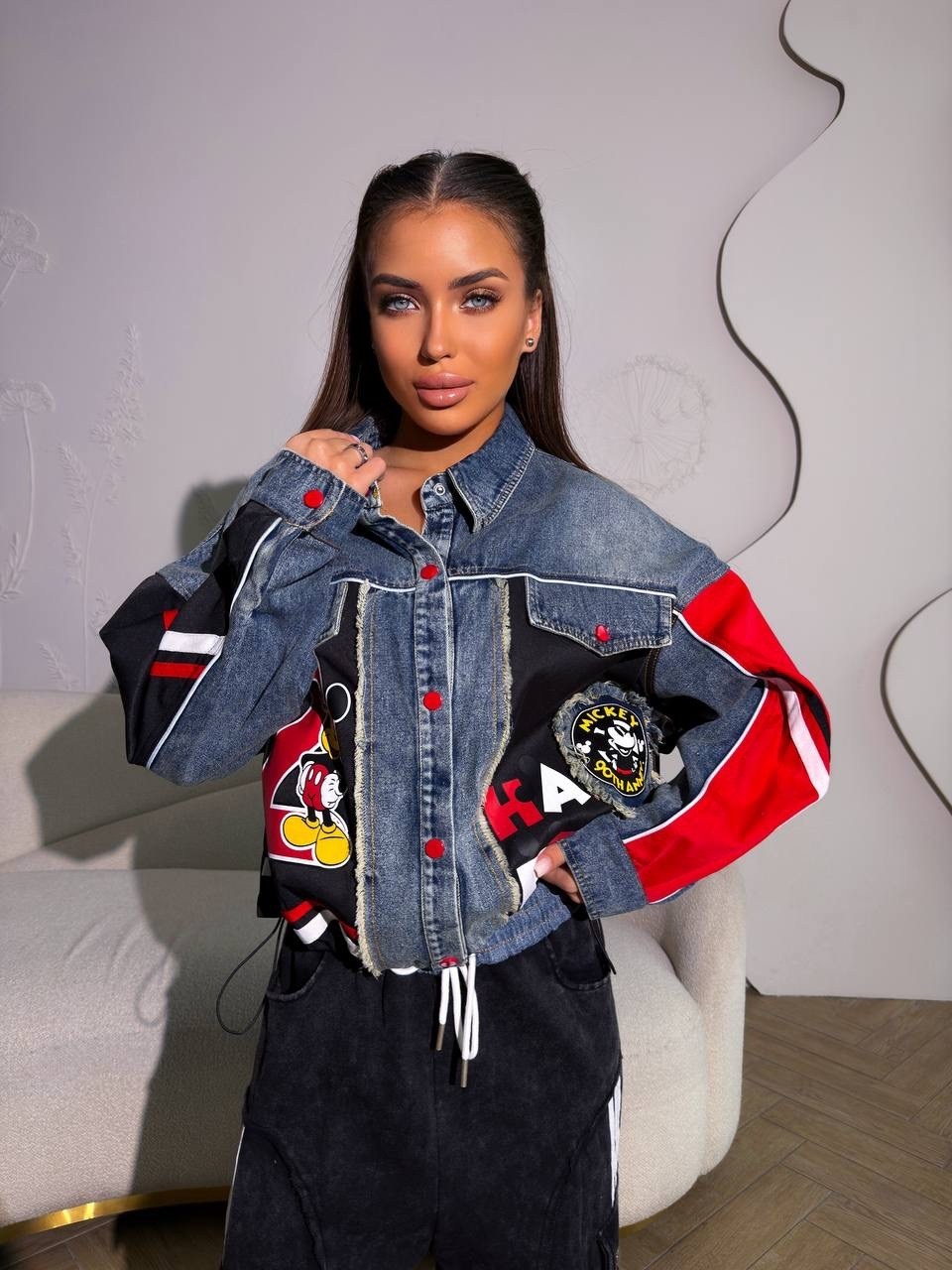 джинсы комбинированные,комбинированная джинсовка,джинсы с лампасами,модный женский костюм,джинсы стильные