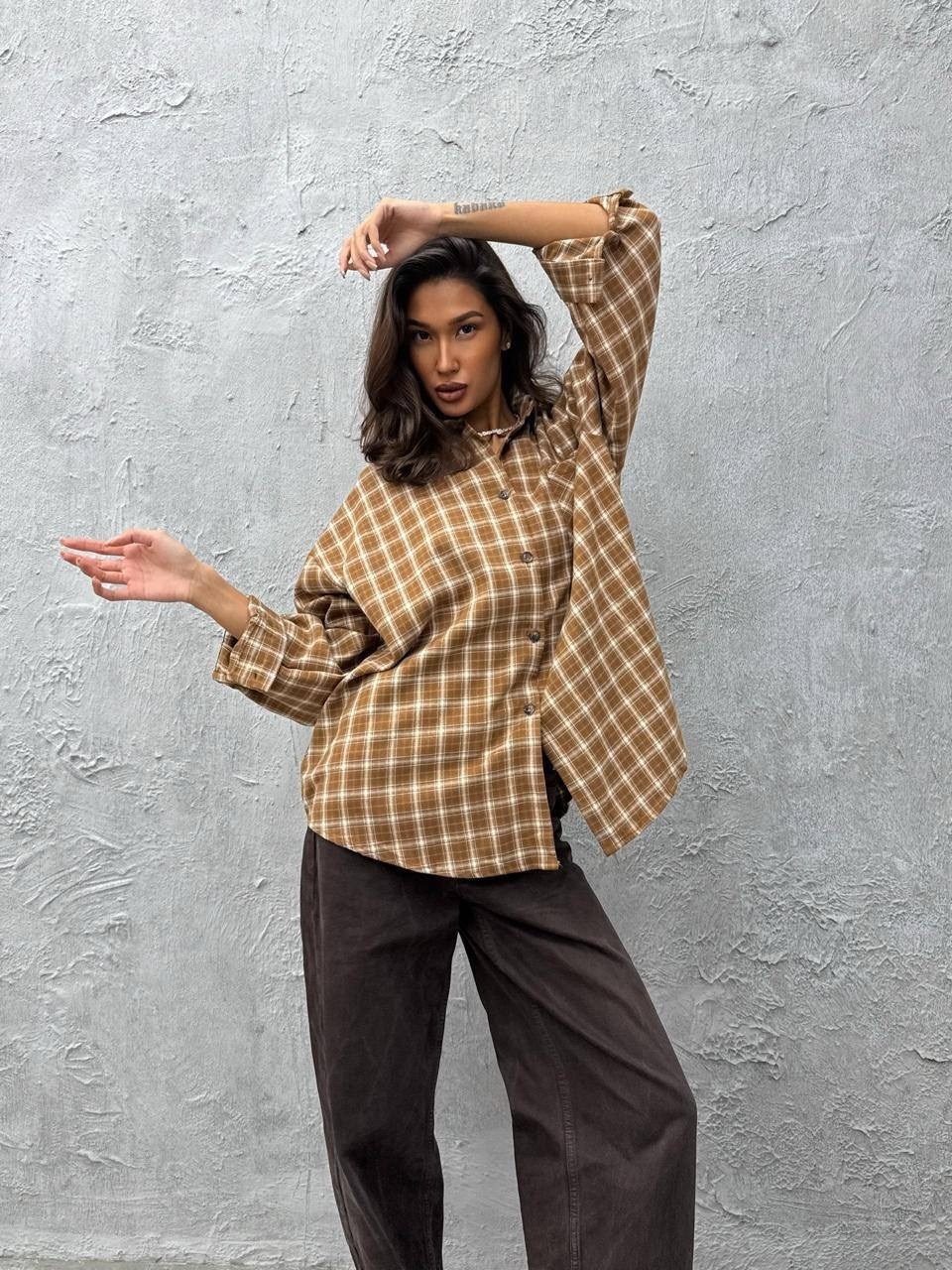 рубашка из фланели в серо-черную клетку,рубашка из фланели черного цвета в клетку,рубашка клетчатая черная oversize gup,рубашка в клетку оверсайз y2k thirteen brand,рубашка в клетку оверсайз badishka