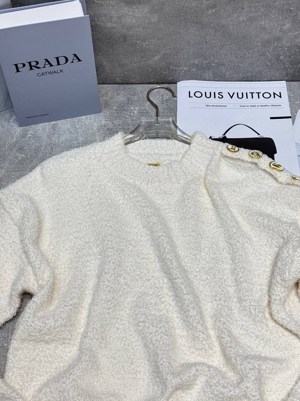 свитер louis vuitton,свитер prada,мужской шерстяной свитер louis vuitton,женский свитер prada,кофта женская