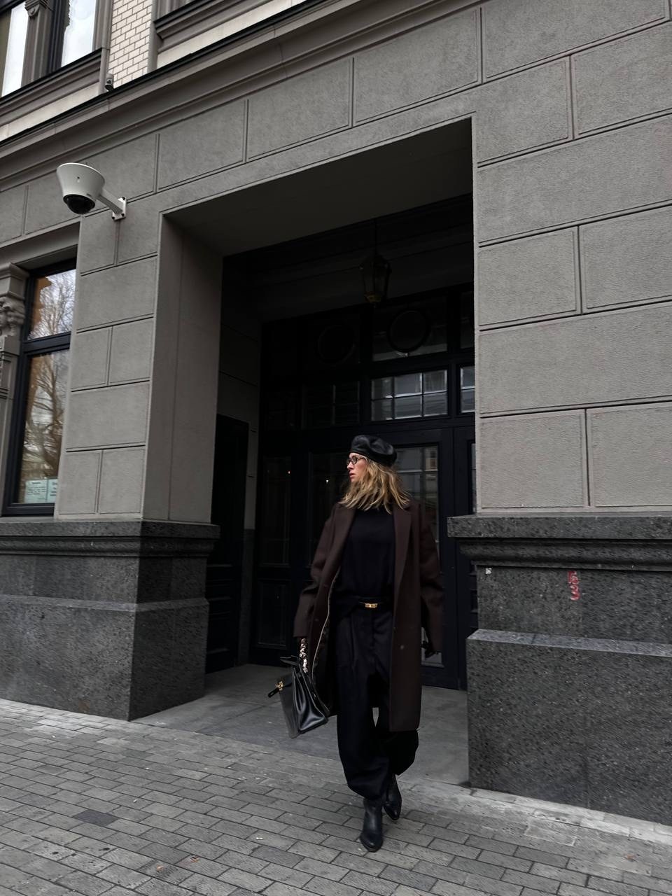 свитер,оверсайз свитер,брюки модные,свитер женский