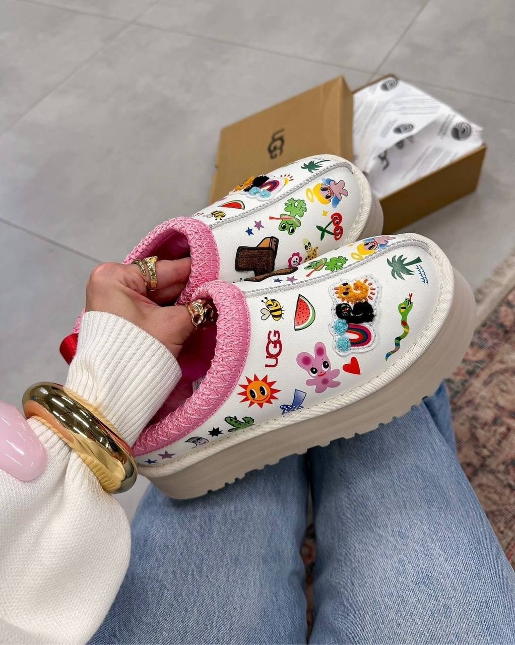 ugg tazz slipper wmns humberto cruz pop sketch,,женская  ugg lifestyle белый,женские кроссовки ugg tazz slipper pop sketch розовый белый,женская