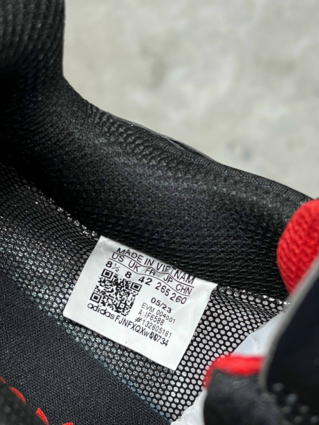 кроссовки adidas,кроссовки мужские adidas,кроссовки adidas ozmillen,кроссовки adidas original,кроссовки adidas черные