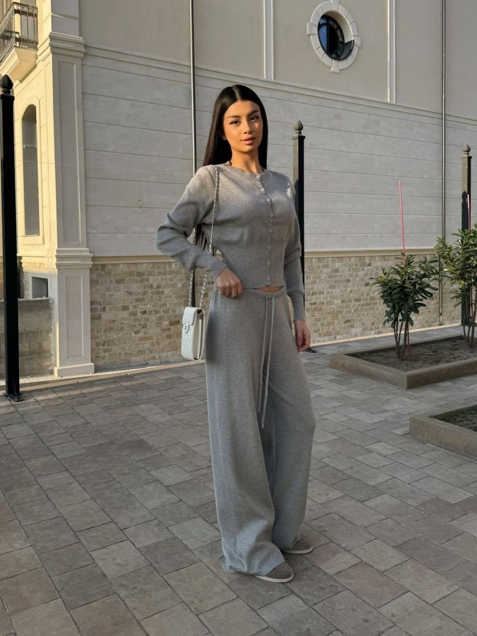 трикотажный костюм,брючный костюм,костюм женский серый,женский костюм,костюм двойка кашемир