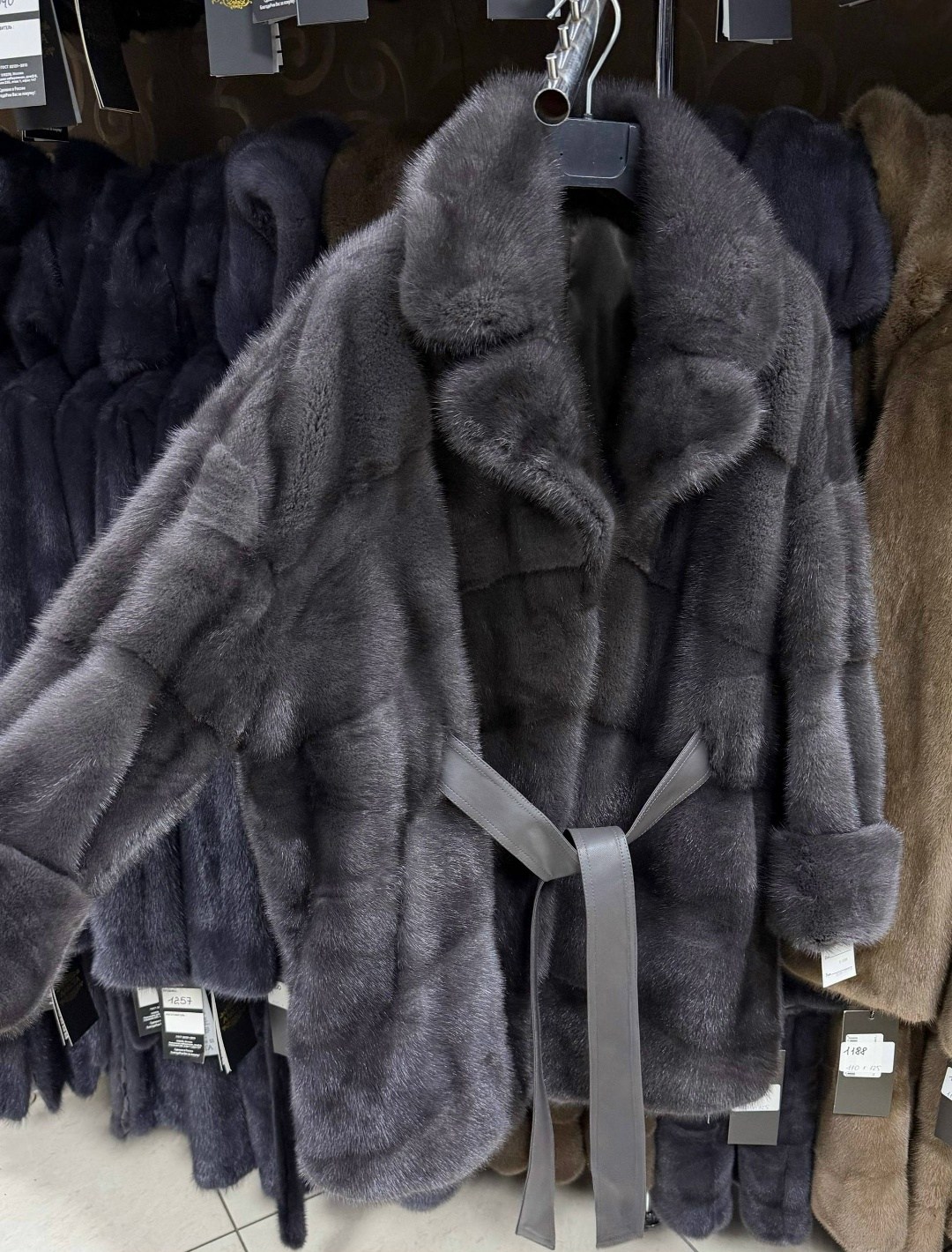 норковая шуба,шубка из меха импортной плюшевой норки с английским воротником,норковая шуба английский воротник,шуба,серая норковая шуба