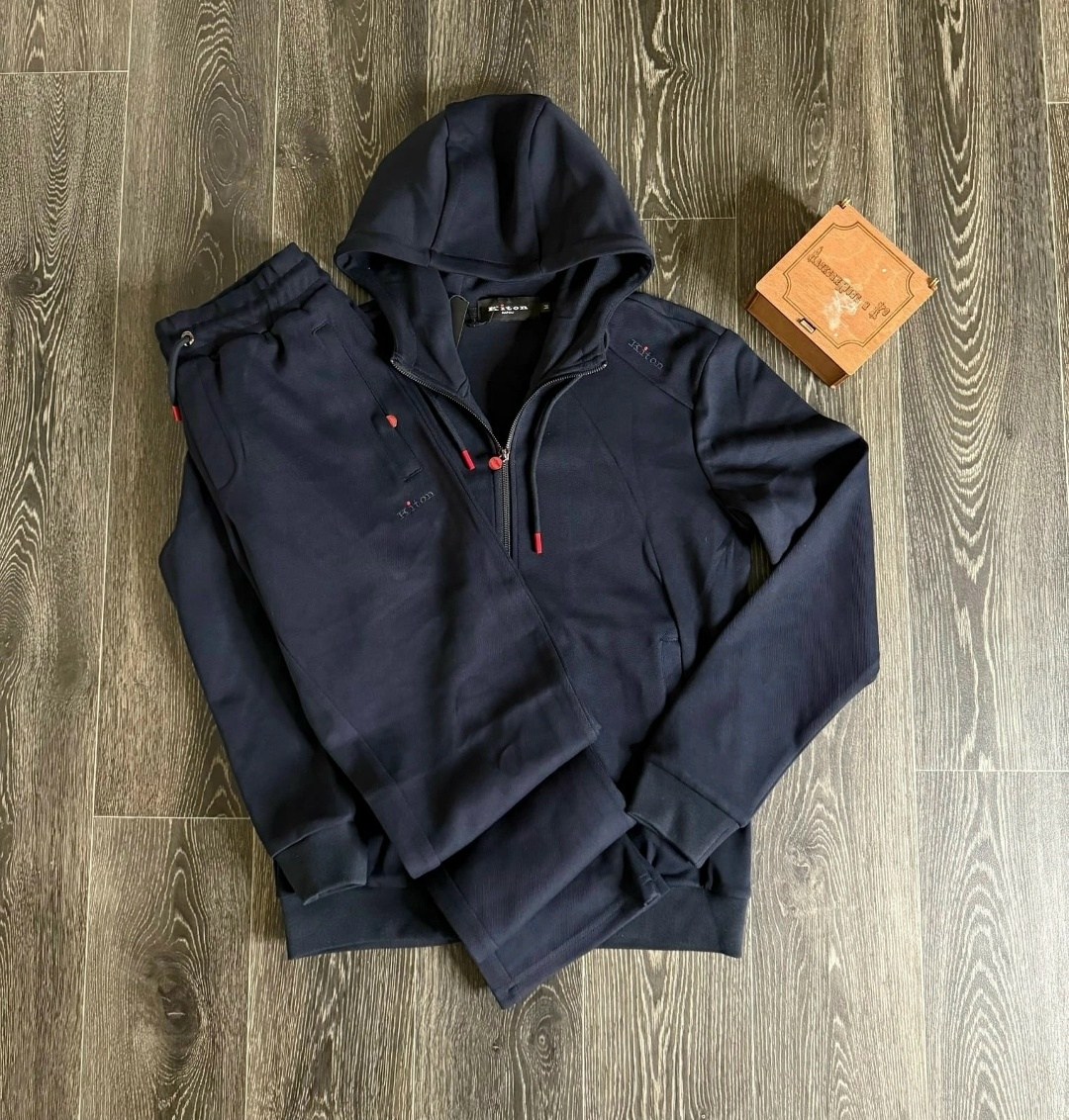 спортивный костюм brunello cucinelli,костюм спортивный loro piana,спортивный костюм kiton,спортивные костюмы