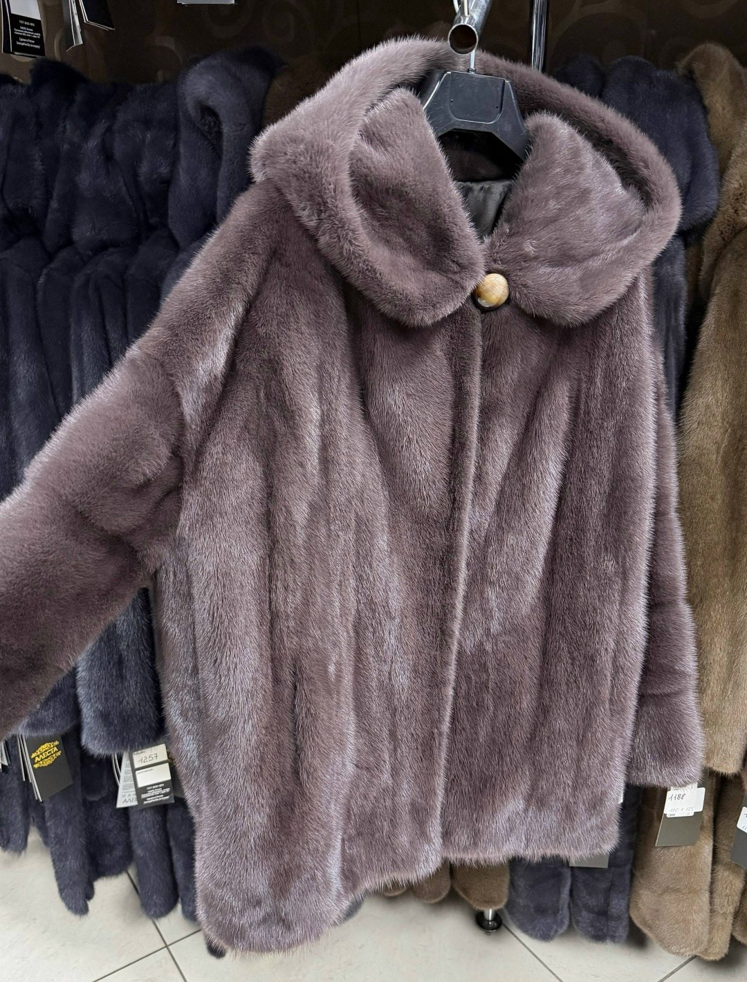 шубка из меха европейской норки с капюшоном цвет лаванда,шубка из меха европейской норки с капюшоном,шуба из меха европейской норки с капюшоном,шуба норковая с капюшоном,шубка из меха европейской норк