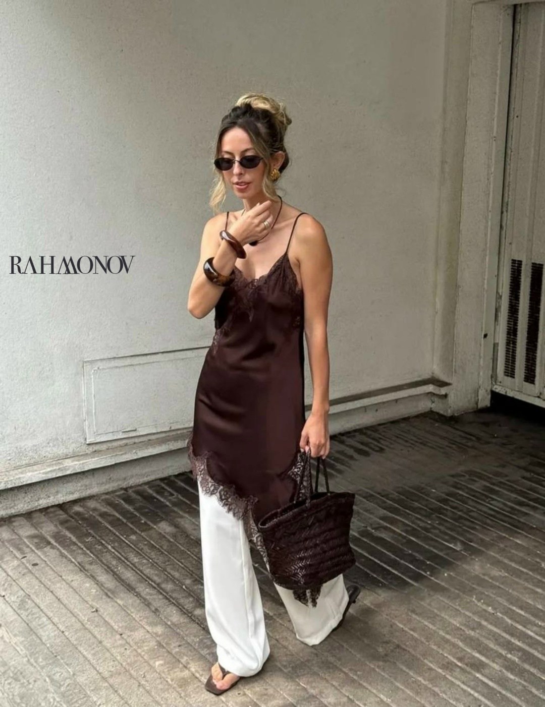 топ с кружевом,повседневная куртка,модный стиль,стильные образы