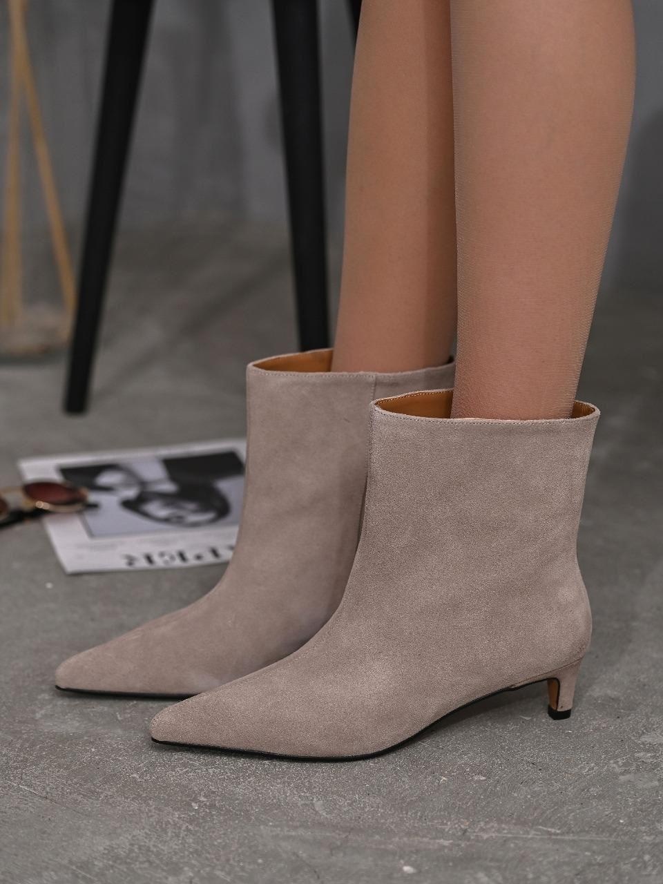замшевые женские ботильоны с острым носком на,ботильоны замшевые,,ботильоны,остроносые женские ботильоны из замши
