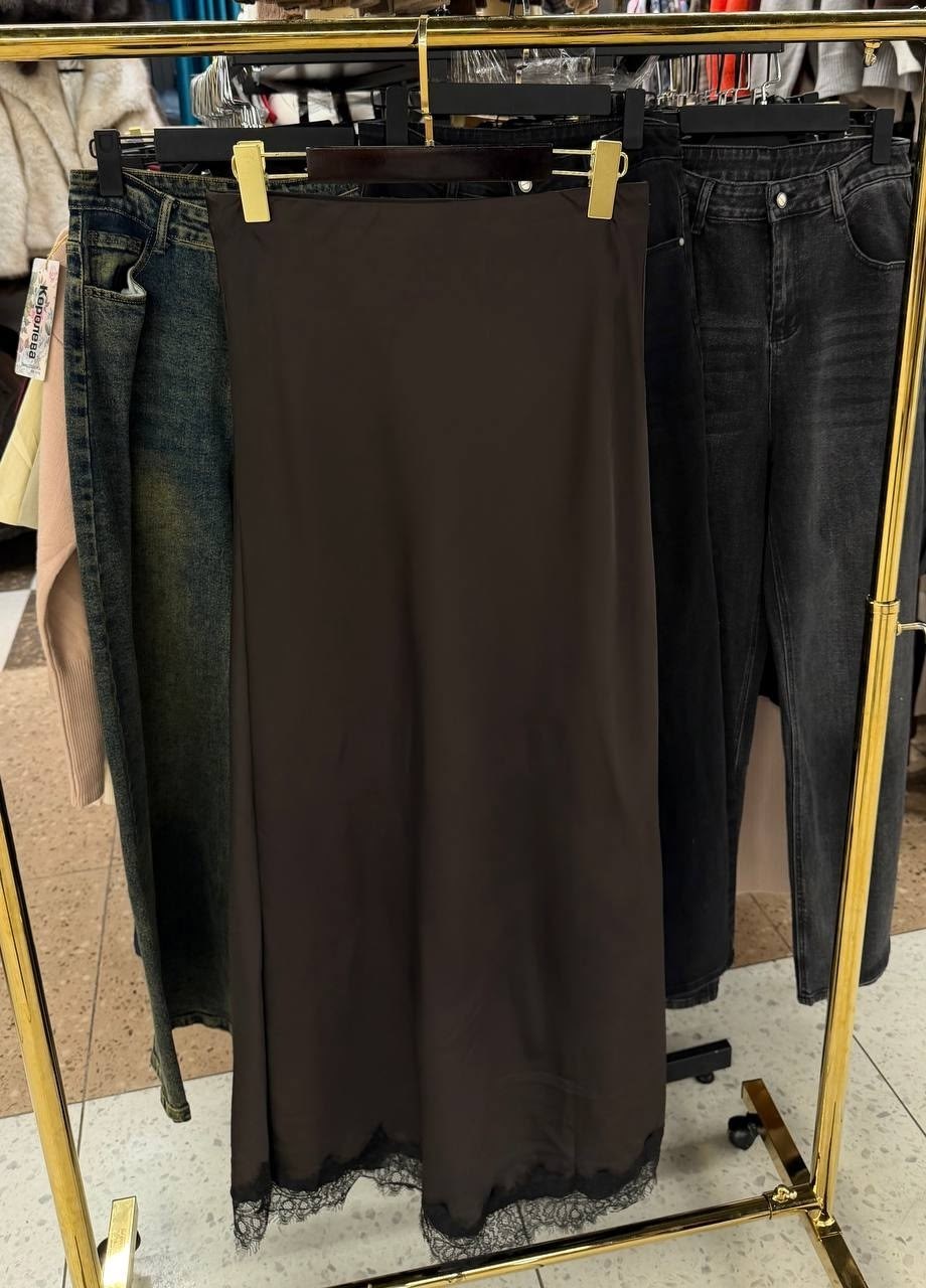 юбка атласная кружево,юбка миди с кружевной отделкой коричневый,юбка с кружевами,кружевная юбка,атласная юбка