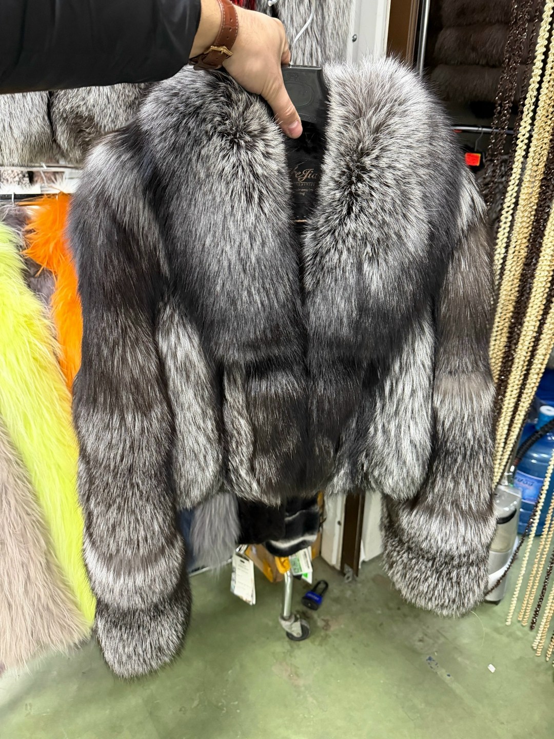 женская шуба из натурального меха чернобурки,шуба короткая мужская из натурального меха чернобурки,зимняя мода женская искусственная шуба из чернобурки,женская шуба из натурального лисьего меха,женско