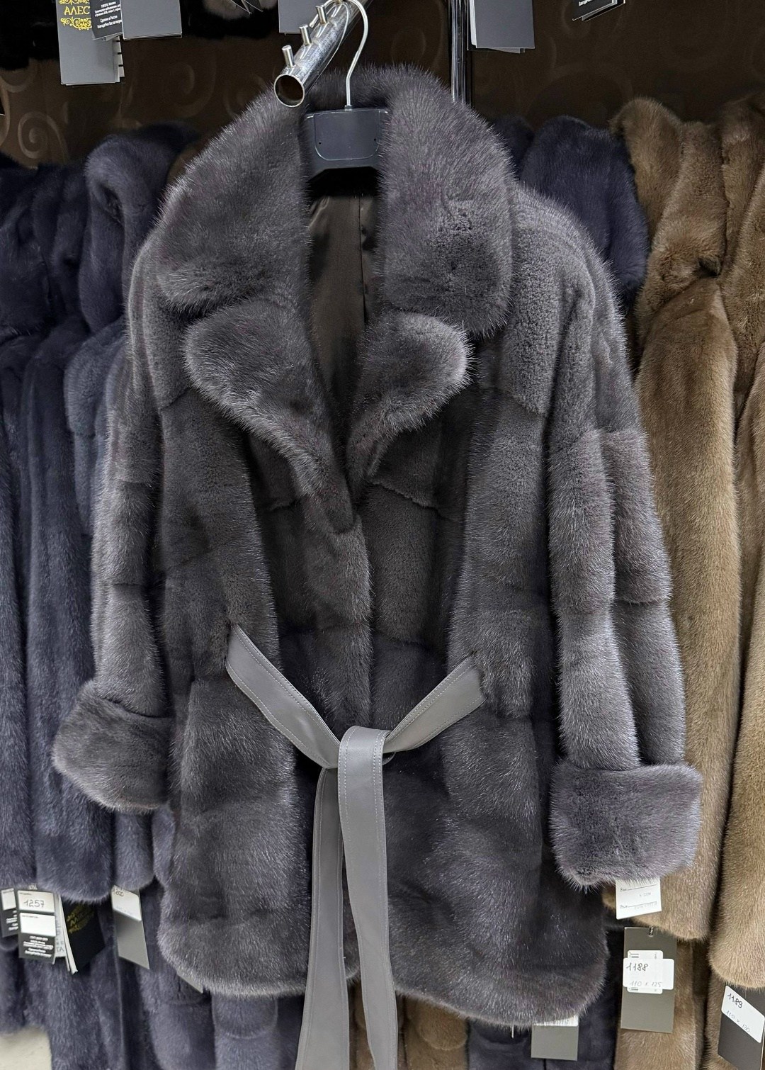 норковая шуба,шубка из меха импортной плюшевой норки с английским воротником,норковая шуба английский воротник,шуба,серая норковая шуба