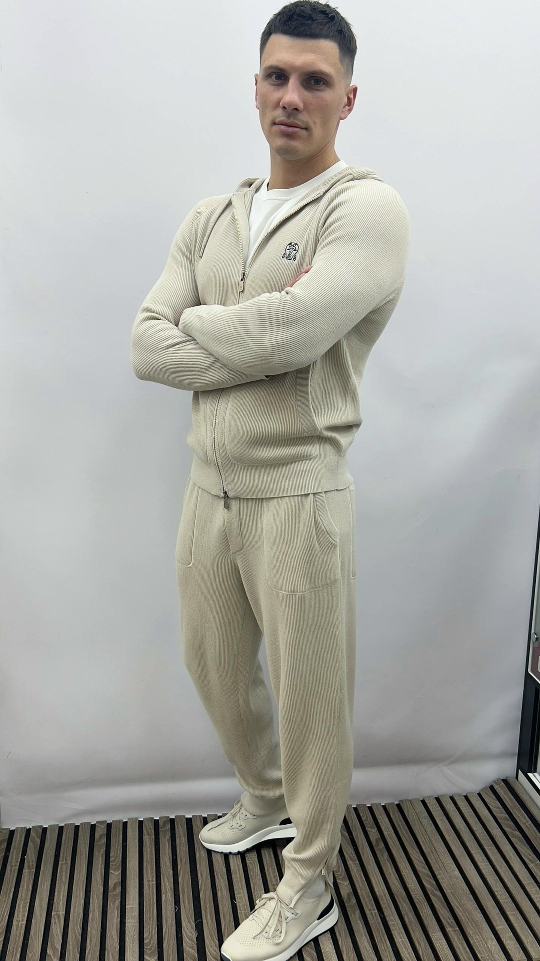 спортивный костюм brunello cucinelli,костюм бежевый,костюм для мужчин,спортивный костюм бежевый,костюм спортивный