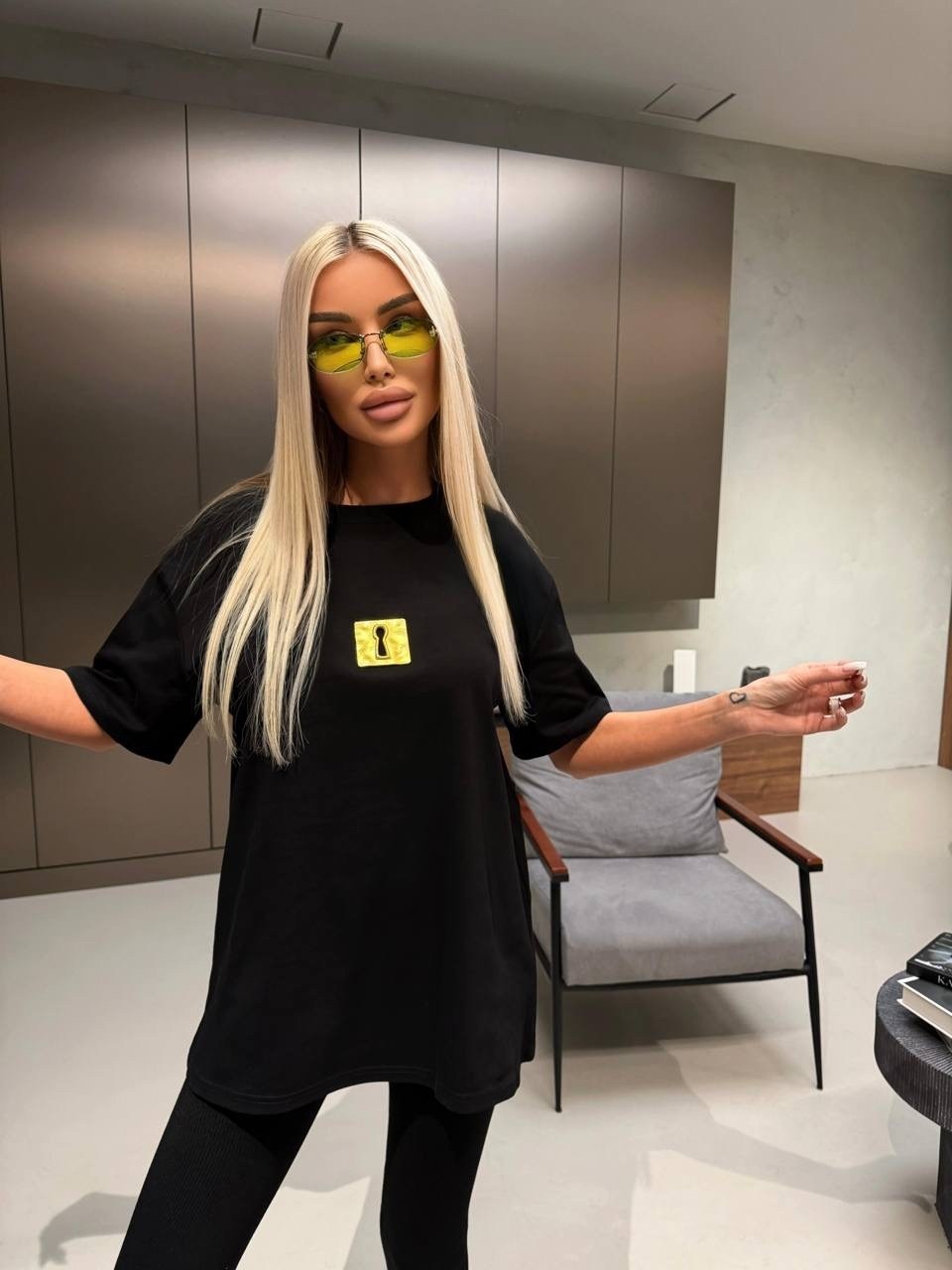 женская футболка,стильные футболки,футболка оверсайз,футболка в стиле оверсайз maison margiela,футболки и топы