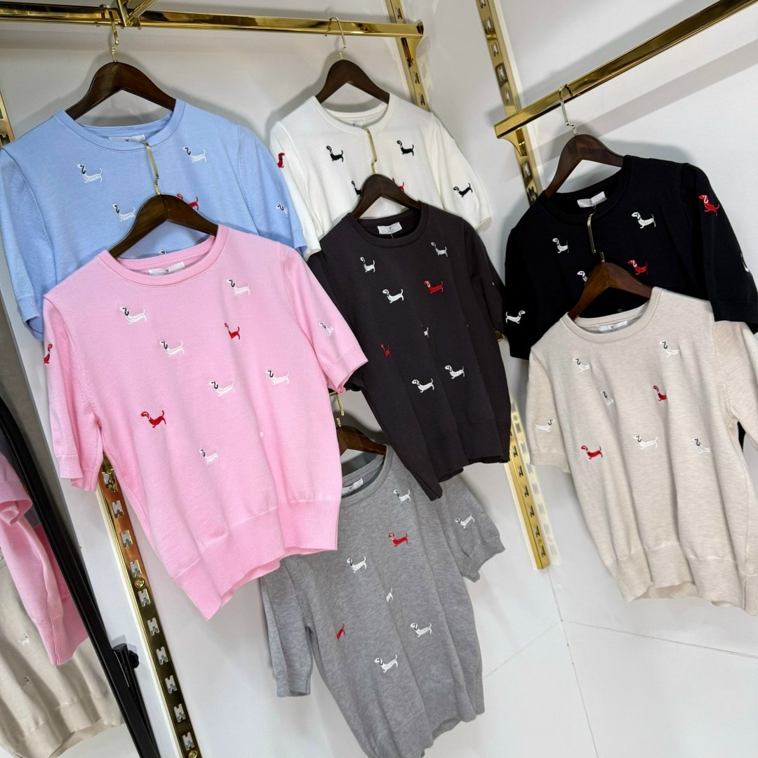 женская кофта,кофта модная,свитер с вышивкой,свитер с вышивкой таксы,свитшот женская