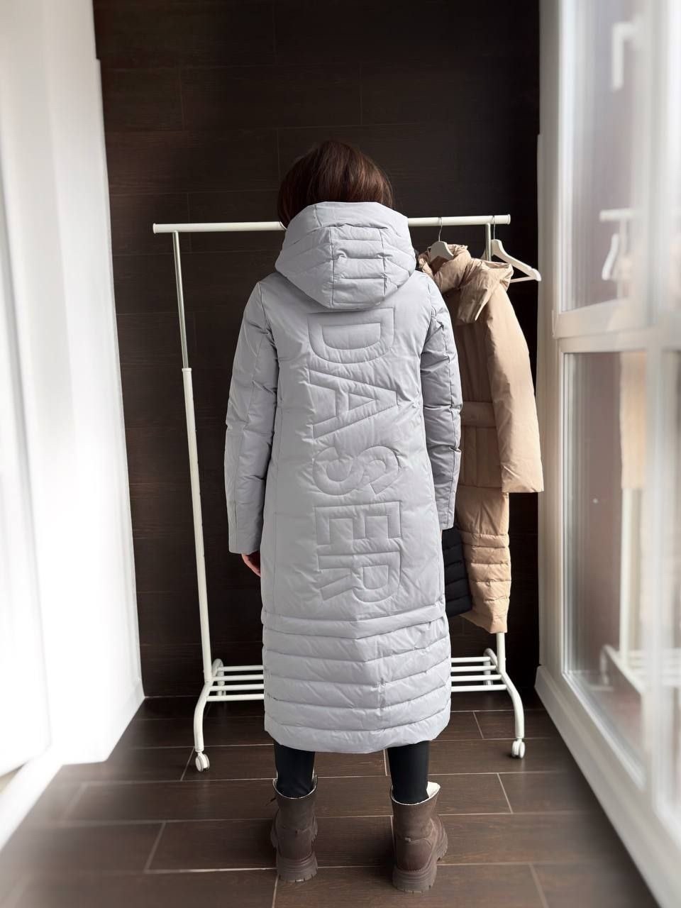 пальто beautiful free 4099 серо-бежевое,серый длинный пуховик,женский пуховик,пуховик пальто,пуховик