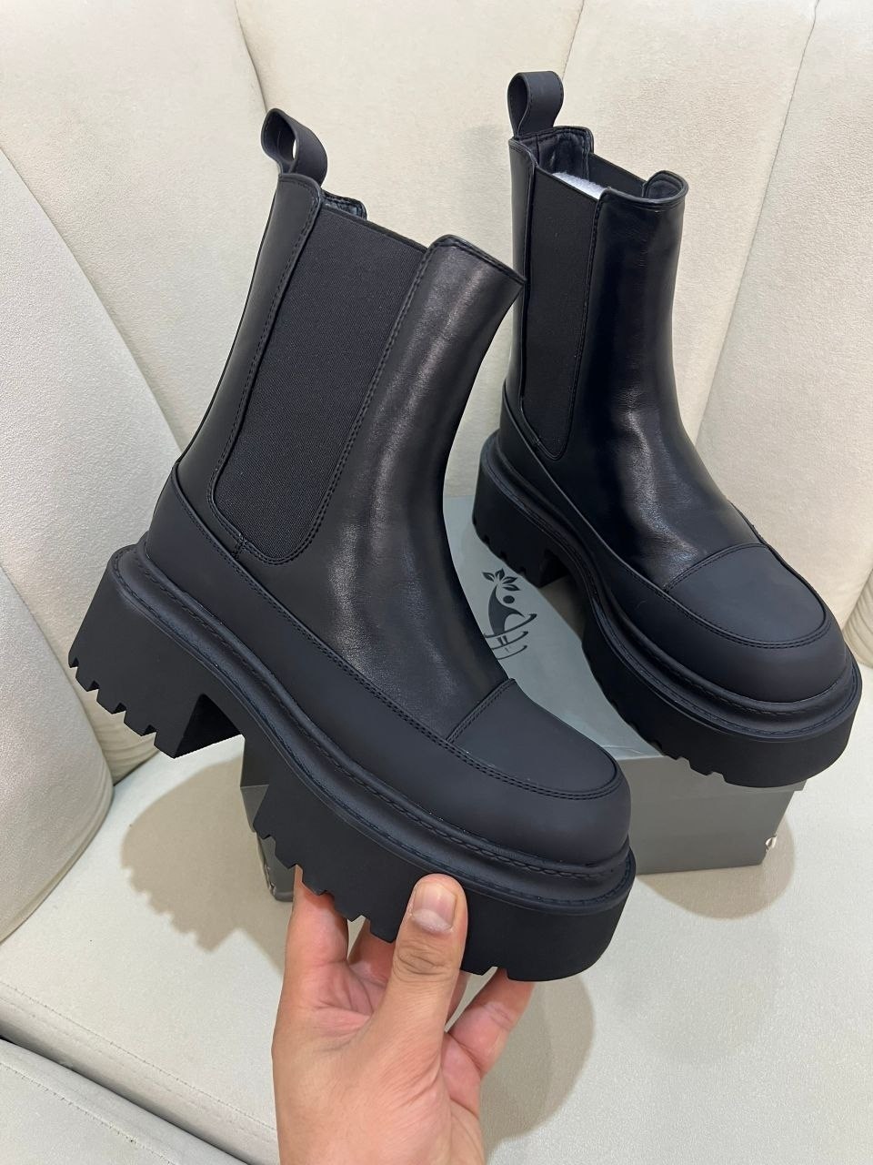 женские ботинки челси,ботинки челси,,черные женские ботинки челси на толстой подошве,ботинки женские