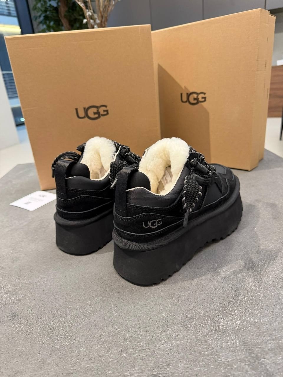 ,кроссовки ugg женские,кроссовки ugg зимние,кеды зимние ugg lowmel trainer premiumshoes цвет черный,кроссовки зимние женские ugg модель 551082