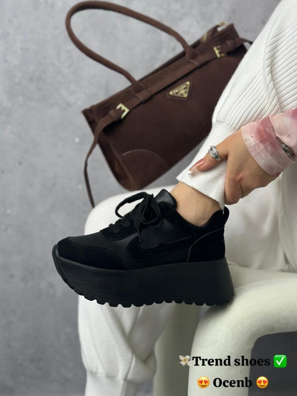 кроссовки черные женские,кроссовки женские,черные кроссовки,,стильные черные кроссовки женские