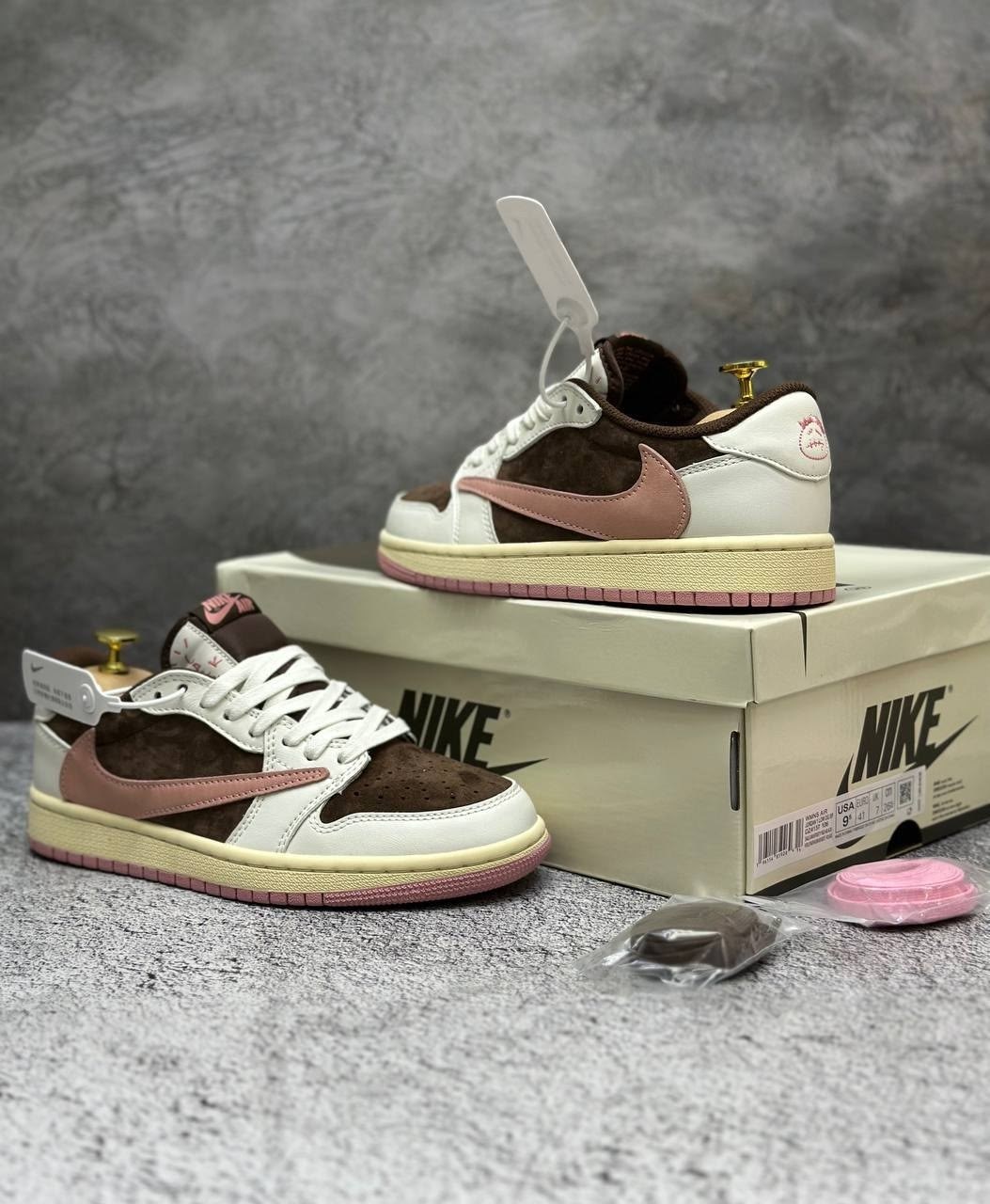 кроссовки nike travis scott x air jordan 1 low,кроссовки nike travis scott x air jordan 1,кеды travis scott x air jordan 1 pink oxford,кроссовки travis scott x air jordan 1 low,кроссовки nike travis s
