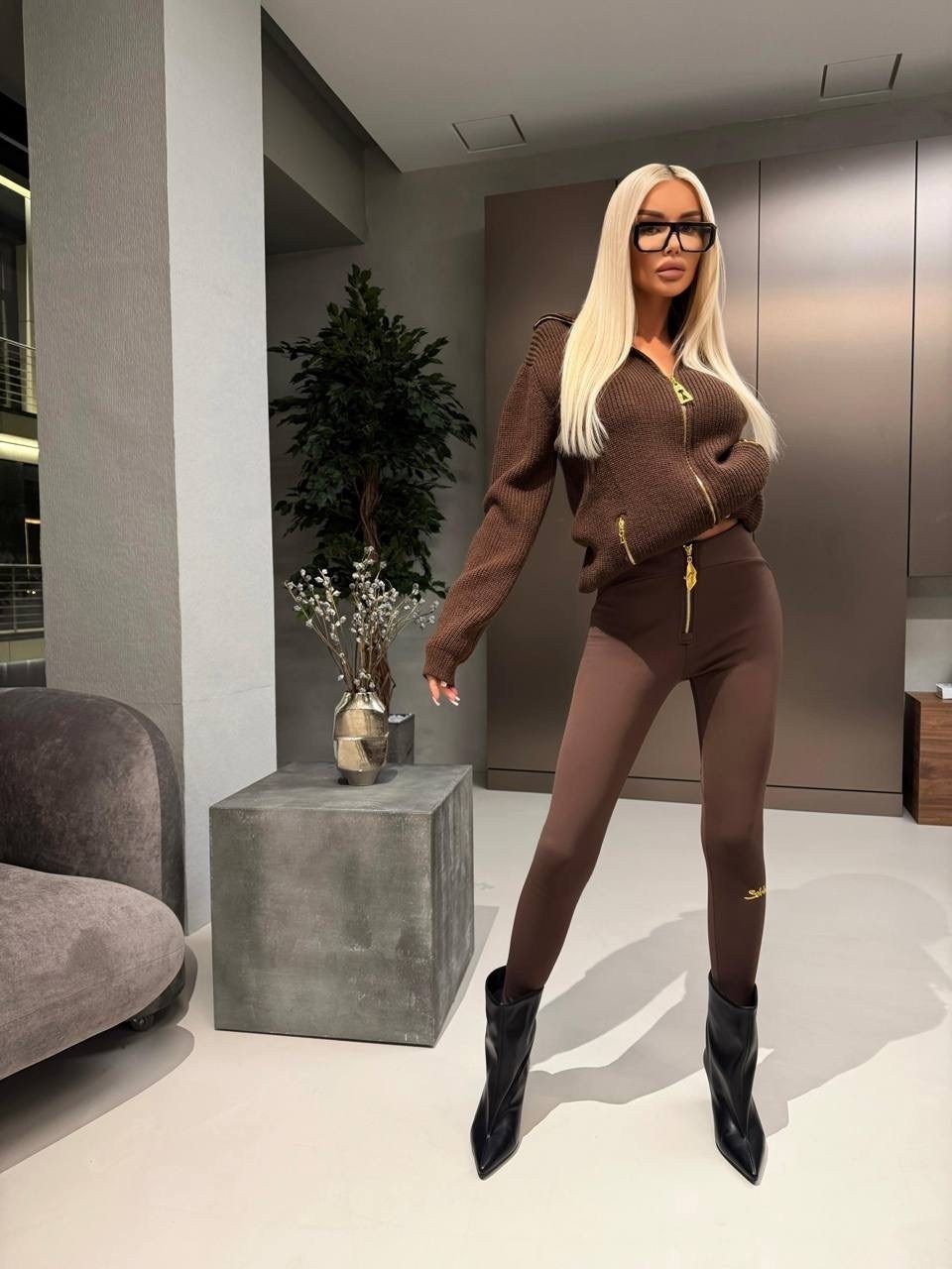 женские костюмы,женские комбинезоны,колготки madmext коричневый,стильная девушка