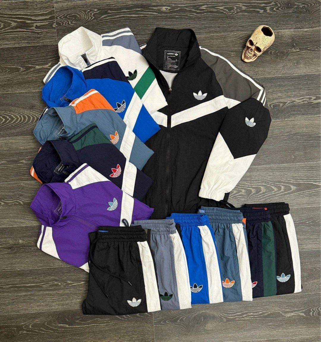 мужской спортивный костюм adidas,спортивный костюм adidas,спортивные костюмы адидас,костюмы адидас,ветровка adidas