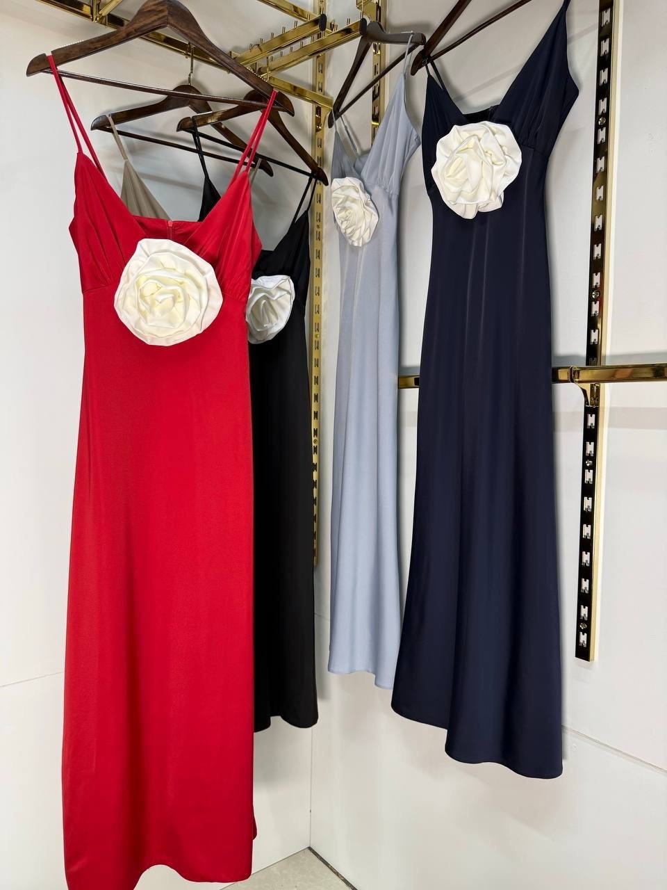 атласное платье,вечернее платье красное,вечернее платье,вечернее атласное платье,шелковое платье вечернее