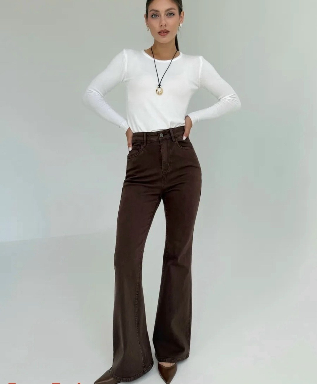 коричневые джинсы клеш женские,женские джинсы коричневые джинсовые расклешенные брюки,женские джинсы клеш,коричневые расклешенные джинсы,джинсы женские с завышенной талией узкие универсальные брюки-кл