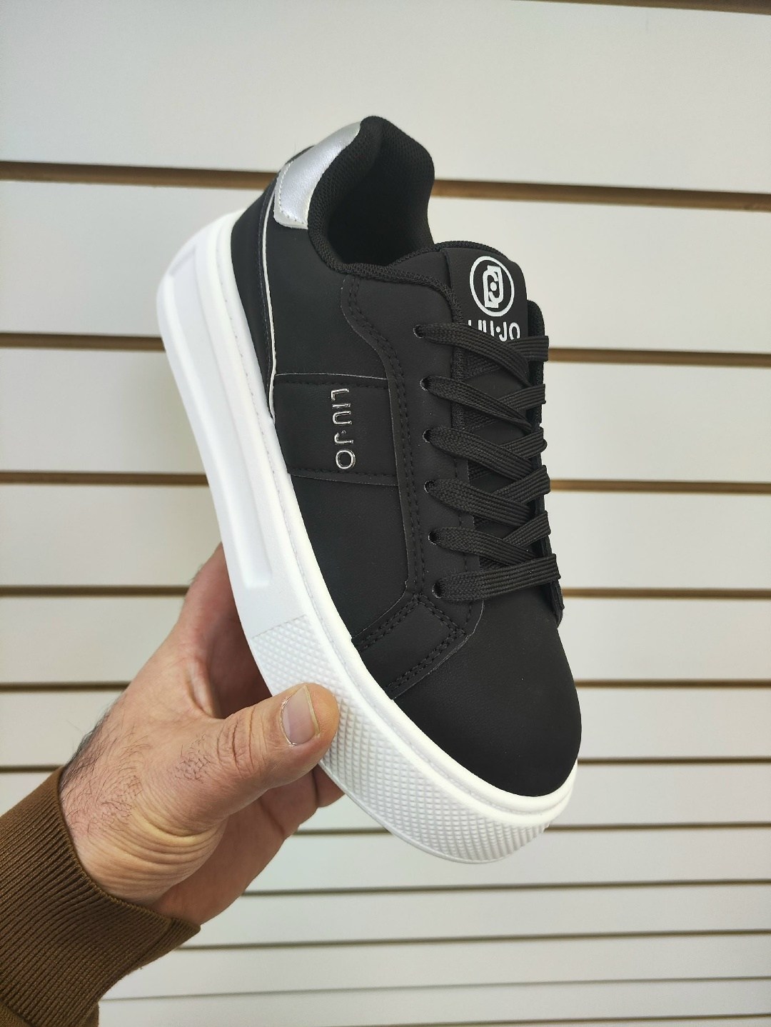 ,женские кроссовки,кроссовки черные,кроссовки liu jo,кеды