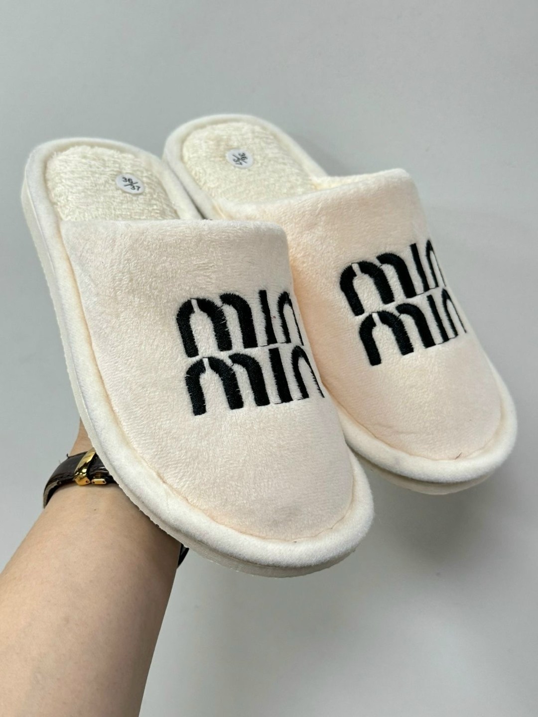 тапочки miu miu,тапочки женские,тапочки домашние женские,модные тапочки,тапочки миу миу