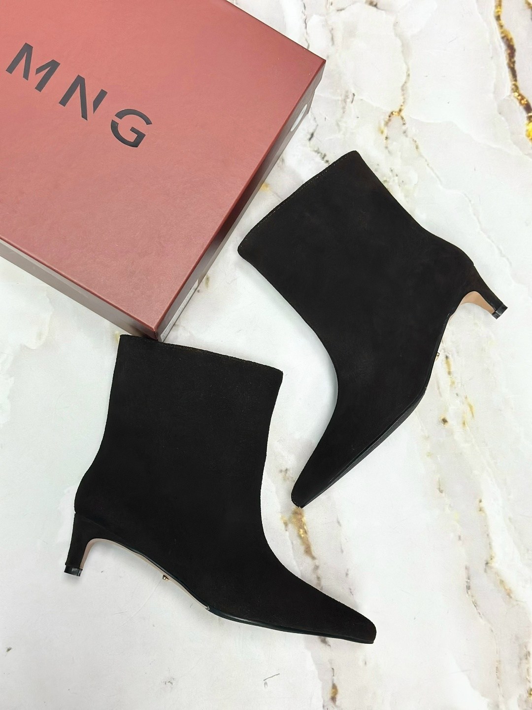 замшевые ботильоны,замшевые женские ботильоны с острым носком на,женские ботильоны,модные ботильоны,