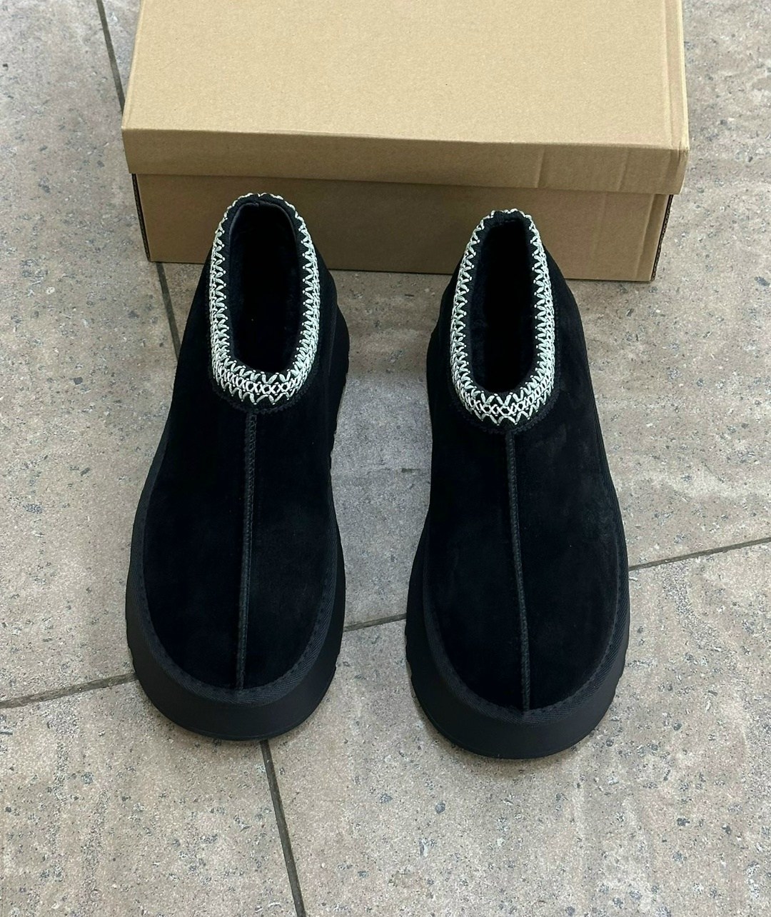 ,угги-мокасины замшевые натуральные зимние черные размер 36,женская ,модные угги,женские угги