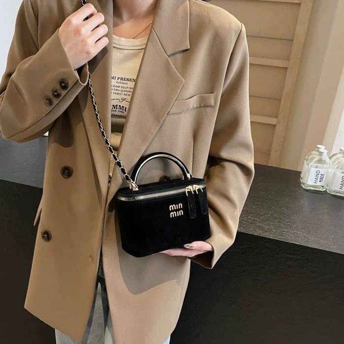 сумка miu miu женская через плечо,min min сумочка на плечо красная,модная сумка,модная женская сумка,сумка женская