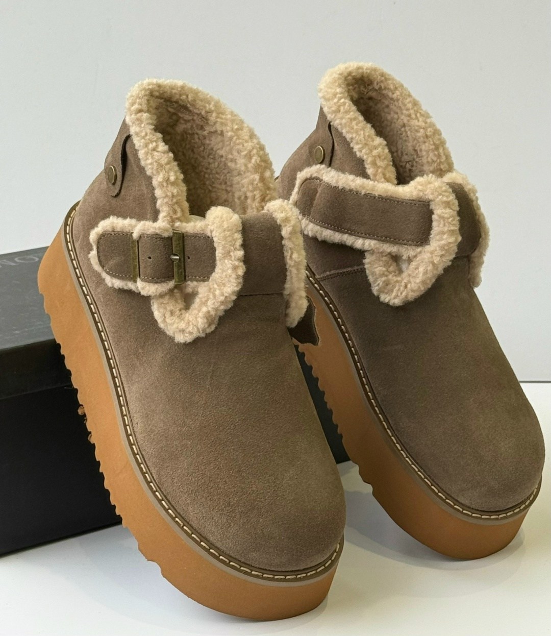 ,женские замшевые зимние ботинки,женские угги,зимняя женская ,меховая