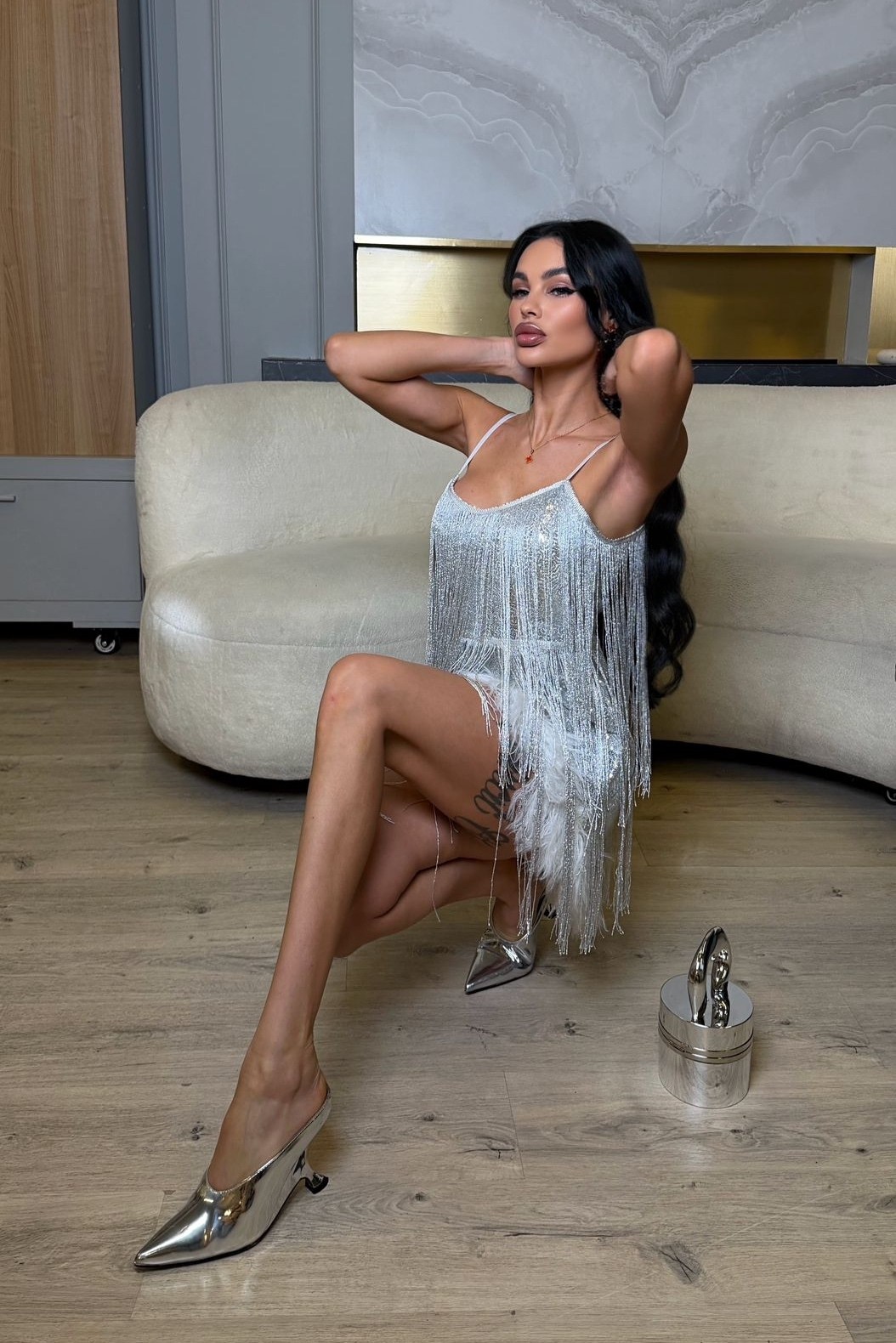 платье с бахромой,сверкающие короткие блестящие мини-платья без рукавов с бахромой,платье с серебристой бахромой,платье с пайетками,платье