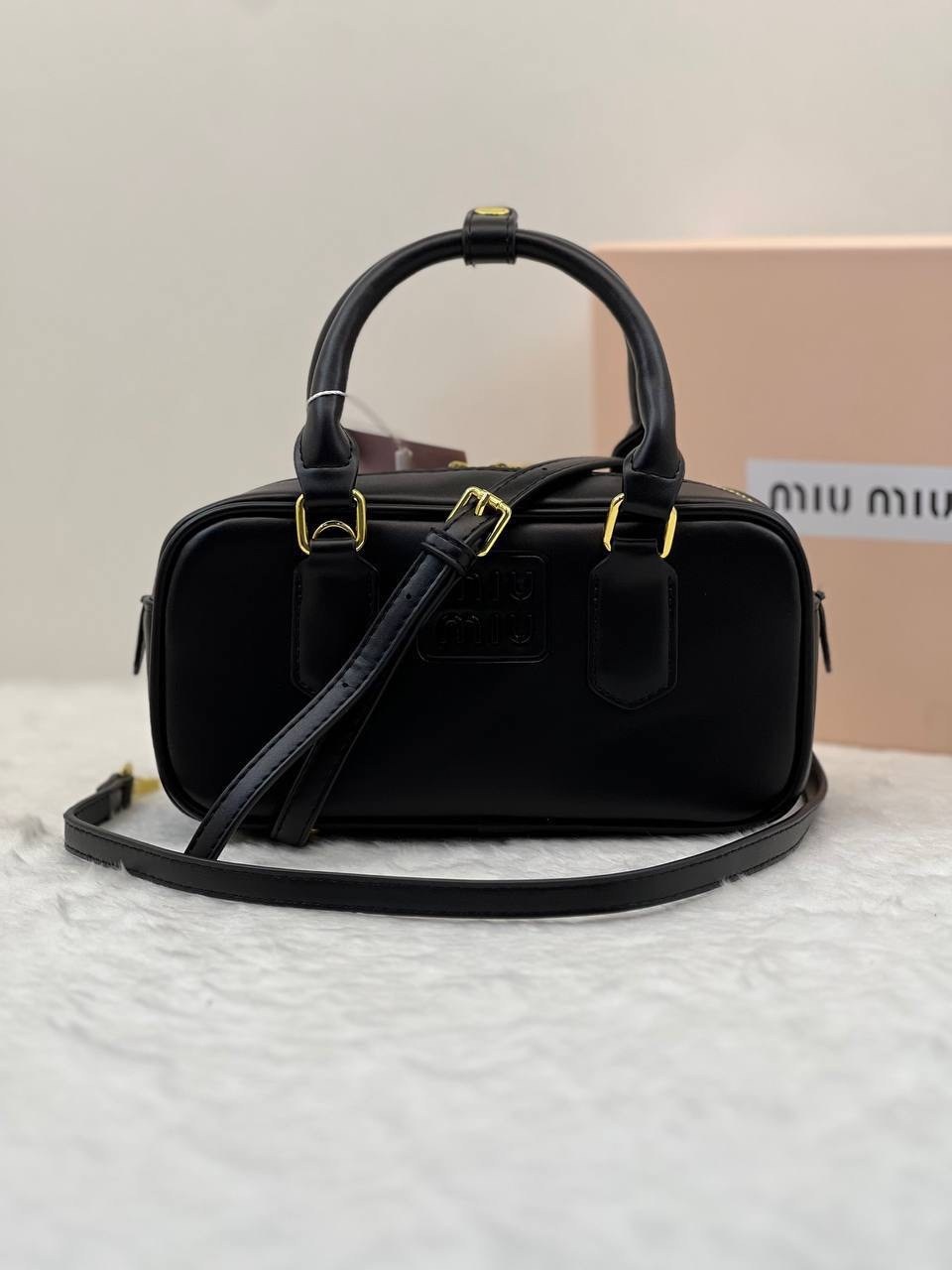 сумка miu miu,miu miu сумка на плечо,сумка,сумка женская miu miu,сумка миу миу