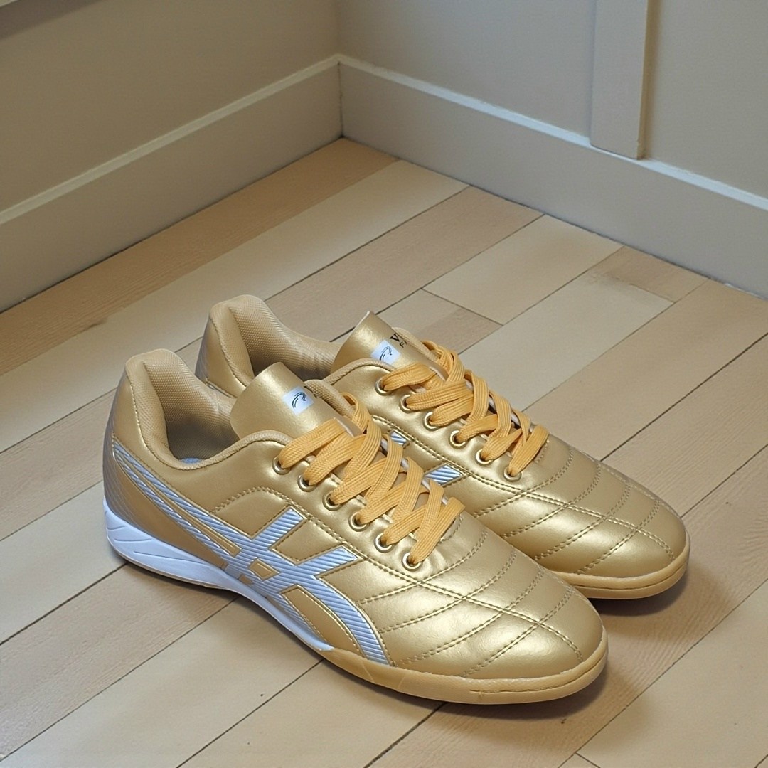 спортивная ,футбольная ,футбольная бутса,футбольные кроссовки, для футбола