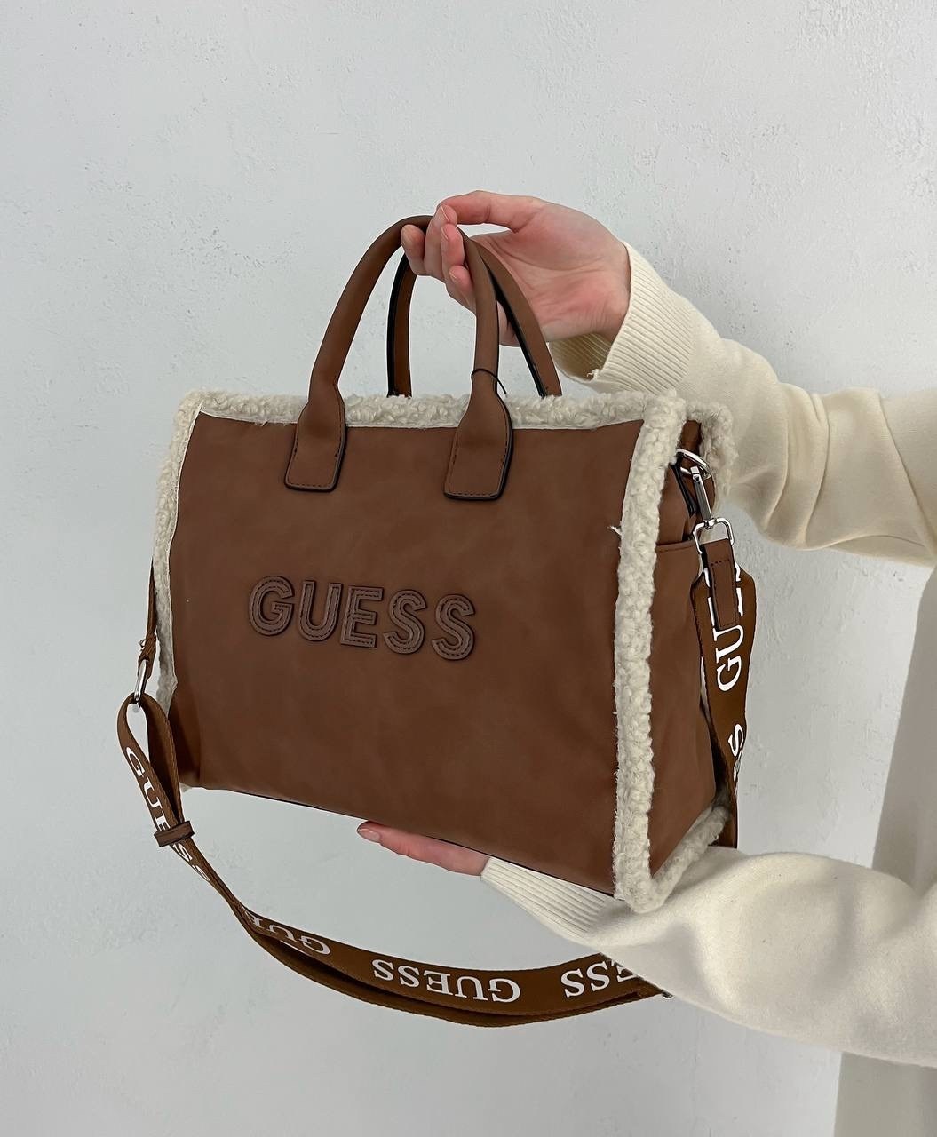 сумка женская guess,сумка guess,сумка guess silvana mini,сумка,сумка-тоут guess silvana compartment светло-коричневая