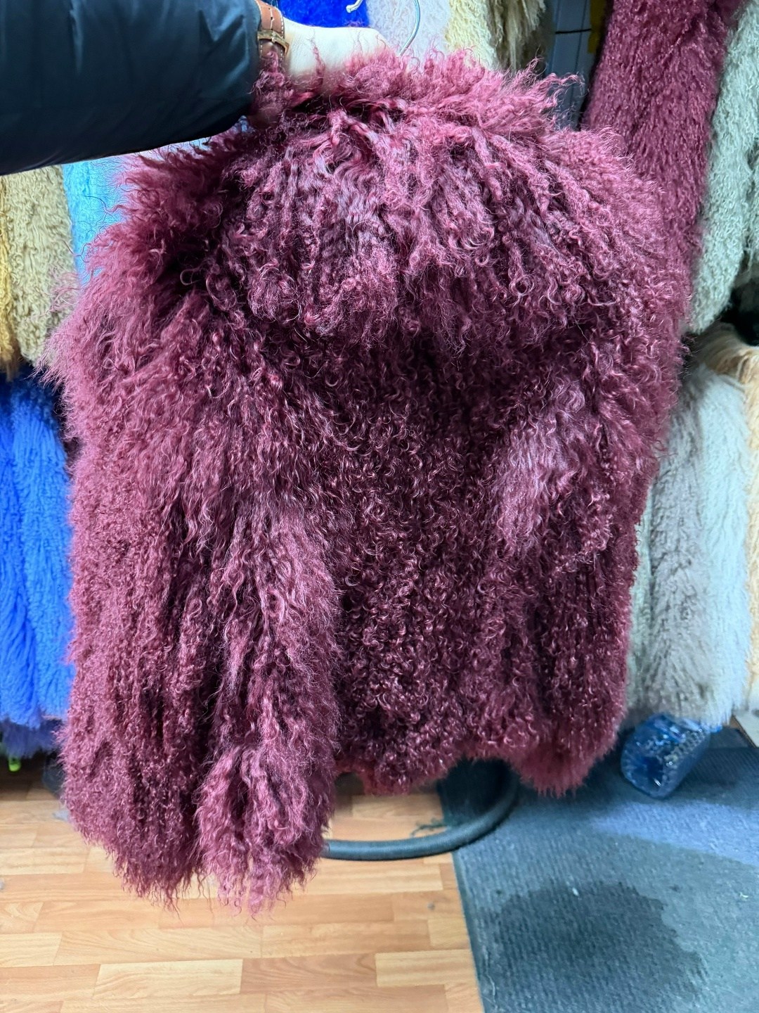 женская шуба из натурального монгольского овечьего меха,шуба из ламы,женская шуба из монгольского меха,меховая куртка,меховое пальто