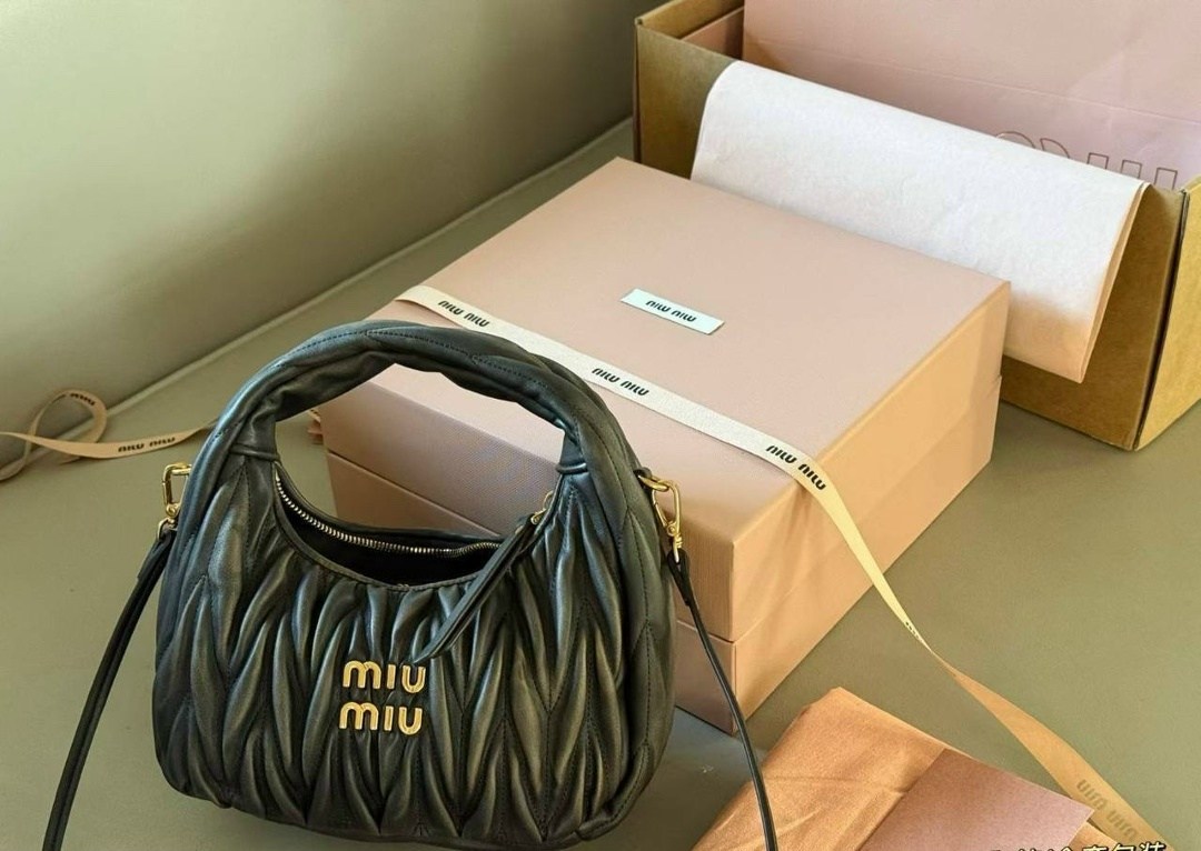 сумка miu miu,сумка миу миу,женская сумка miu miu,сумка,miu miu сумка на плечо